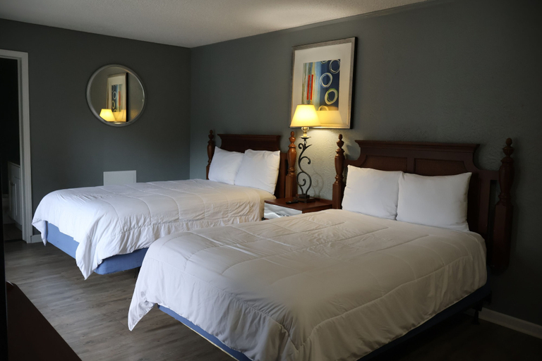 Room 4, Ocean 12 Beach Hotel, Horry