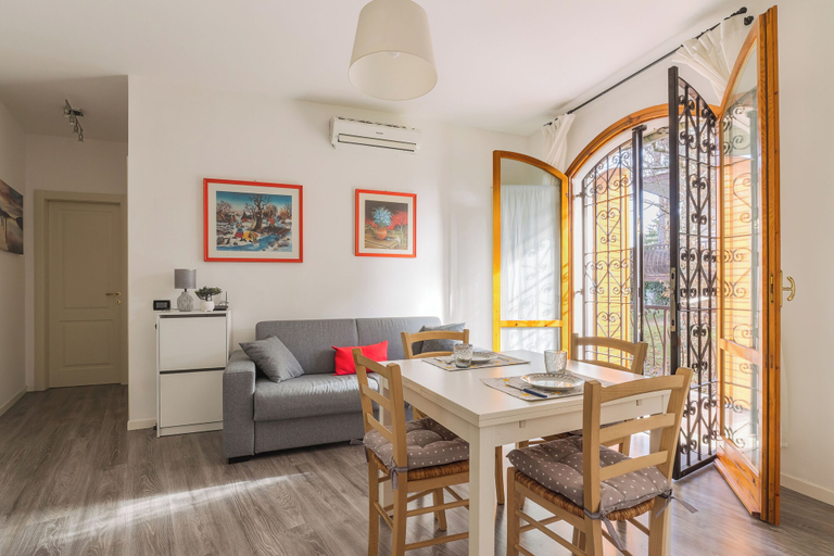 Living area 5, Appartamento Dogana by Wonderful Italy, Verona