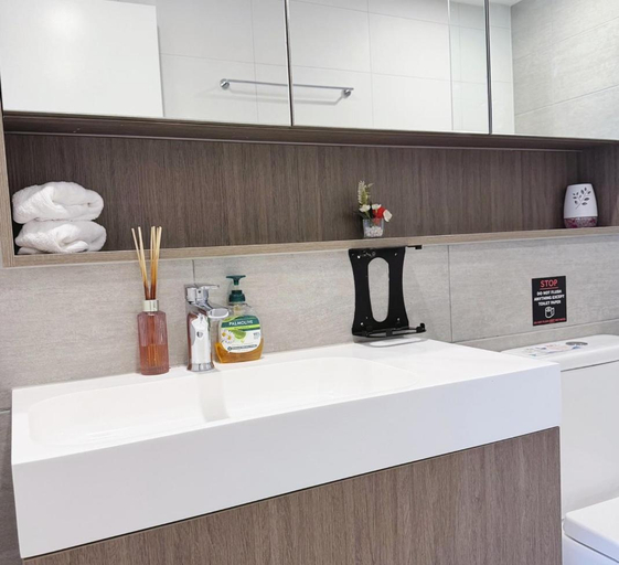 Bathroom 4, Luxury Casino Apartment in Broadbeach, Gold Coast