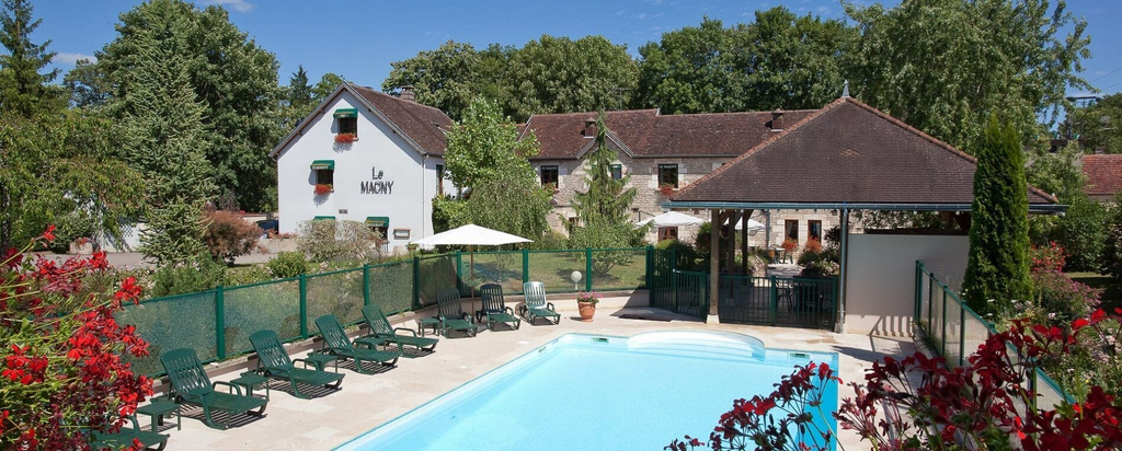 Pool, restaurant hôtel le magny, Aube