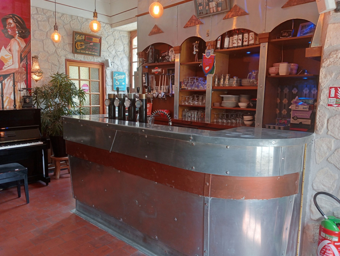 Restaurant 4, l'authentique, Cher