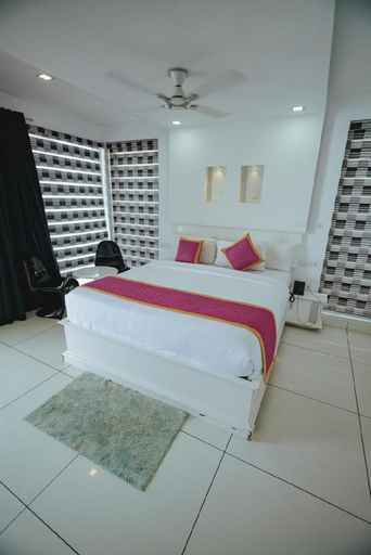 Bedroom, Clafouti Beach Resort, Thiruvananthapuram