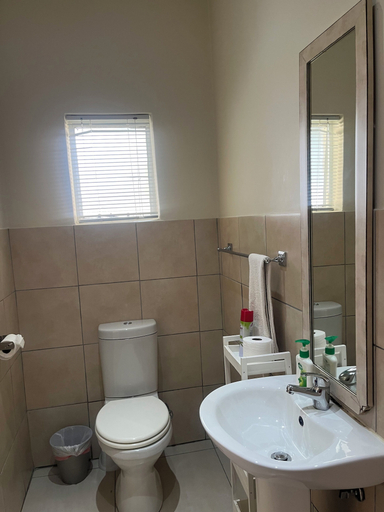 Bathroom 4, The Guest House Pongola, Zululand