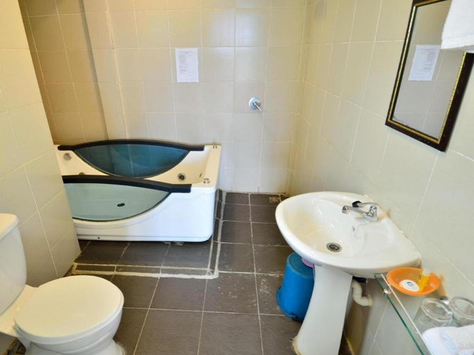 Bathroom 3, Dream World Resort, Ranau