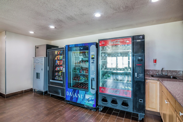 Food & Drinks 5, Red Roof Inn Palmdale - Lancaster, Los Angeles