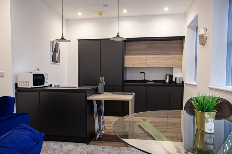 Others 5, Lovely Open Plan 1 Bedroom Apartment in Bolton, Bolton