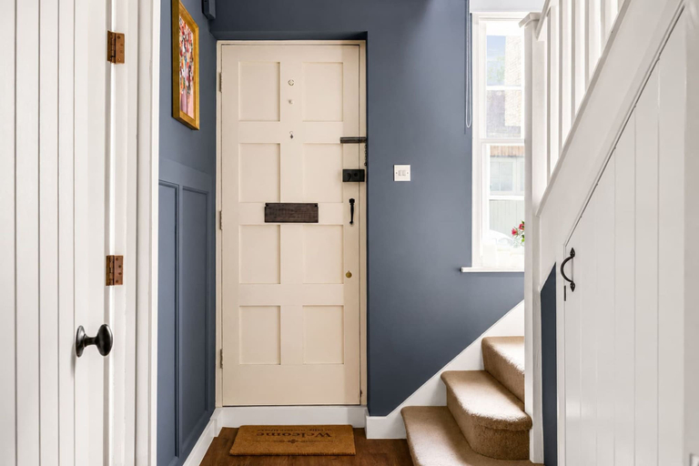 Room 4, Stunning 4-bed Hertford Townhouse Sleeps 8, Hertfordshire