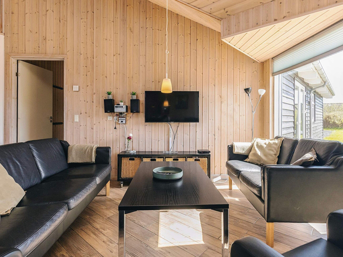 Others 4, 5 Star Holiday Home in Lokken, Hjørring