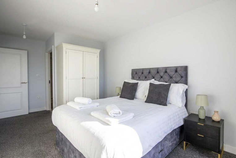 Bedroom 2, Stylish 2 Bed Apartment in Central Birmingham, Birmingham