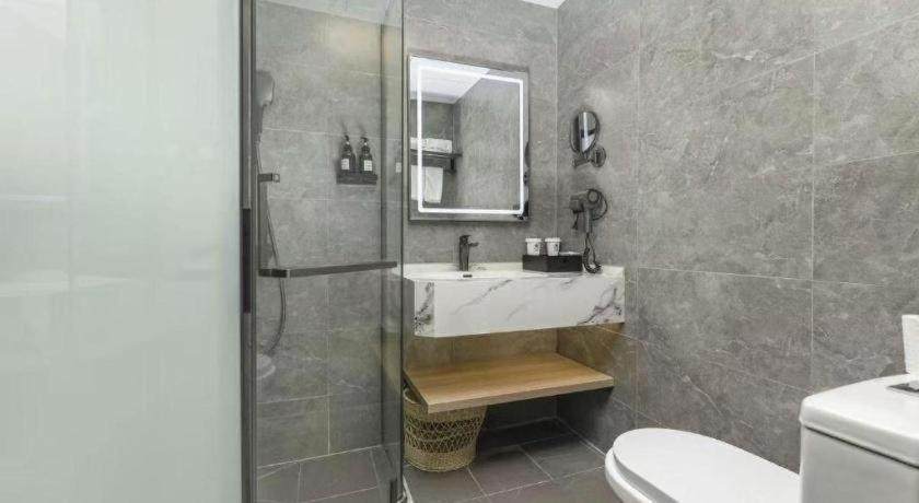 Bathroom 4, GreenTree Inn Nanjing Jiangning Southeast University Express Hotel, Nanjing