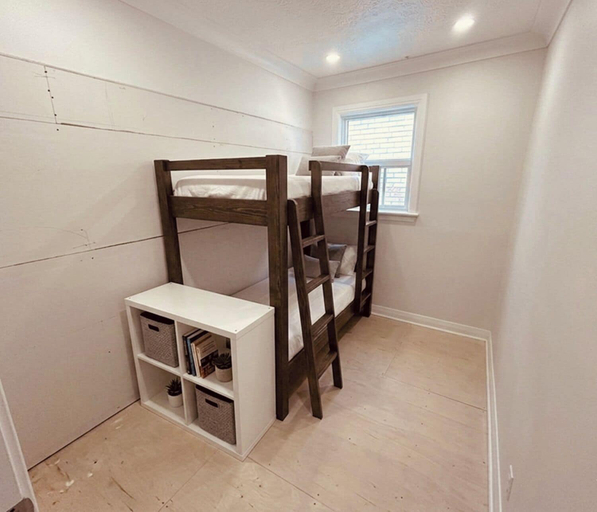 Room 4, The Jade Hostel, Toronto