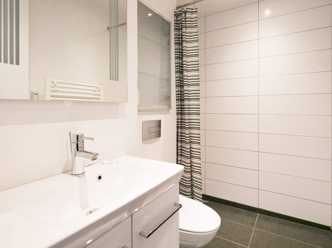 Bathroom 5, 8 person holiday home on a holiday park in Blokhus, Jammerbugt