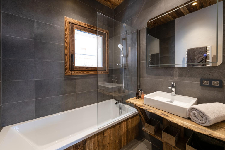 Bathroom 2, Chalet Saint Maurice - piscine privee & jacuzzi, Savoie