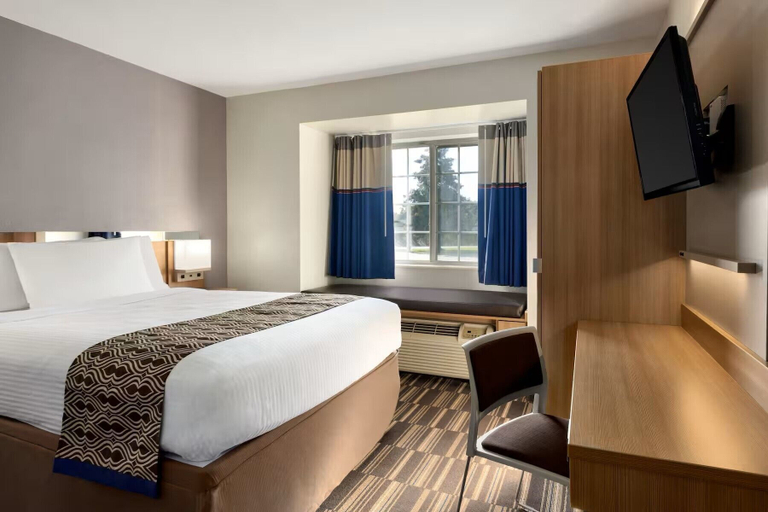 Room 5, Red Stick Hotel, East Baton Rouge