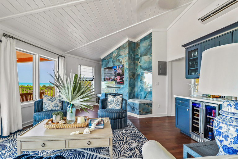 Living area 3, Leisure Beach Ocean Retreat - Luxury Beachfront House 3 Bedroom Home