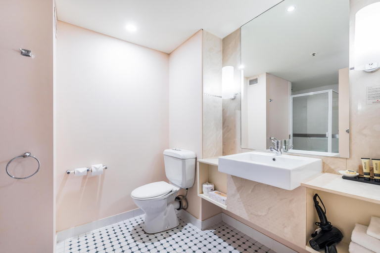 Bathroom 5, Stamford Grand Adelaide, Adelaide