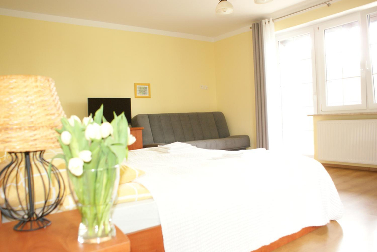 Bedroom 3, willa-anna, Puck