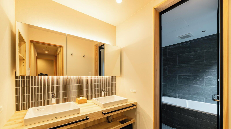 Bathroom 5, Tsurezure-Ann Hakatagawa, Fukuoka
