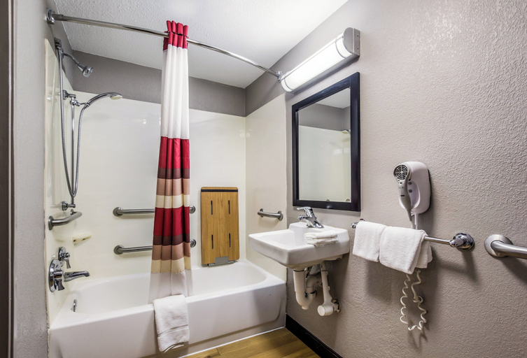 Bathroom 4, Red Roof Inn Lexington, Fayette