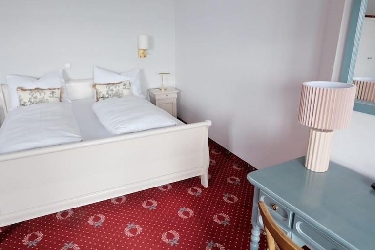 Bedroom 2, Strandhotel Berg, Starnberg