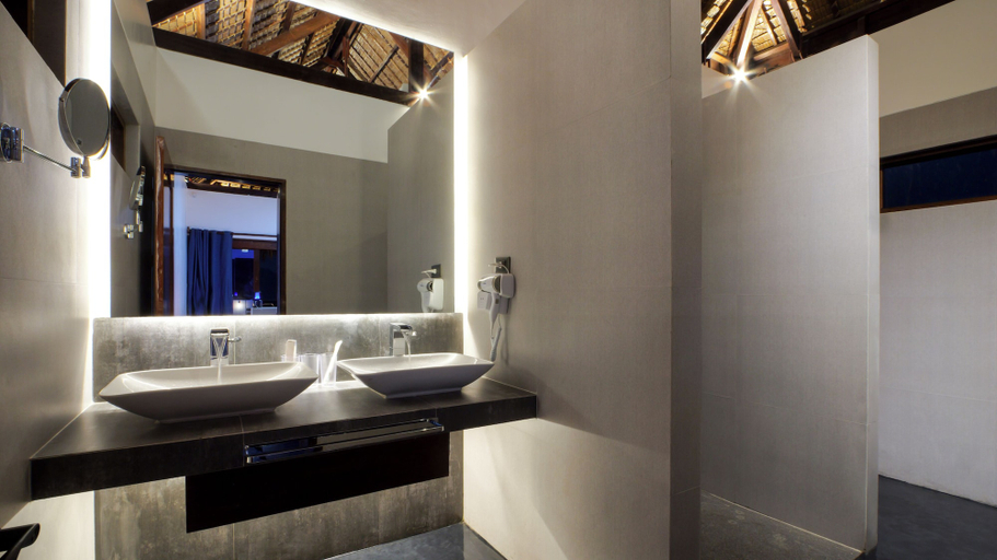 Bathroom 5, Bebeladan Beach Resort, El Nido