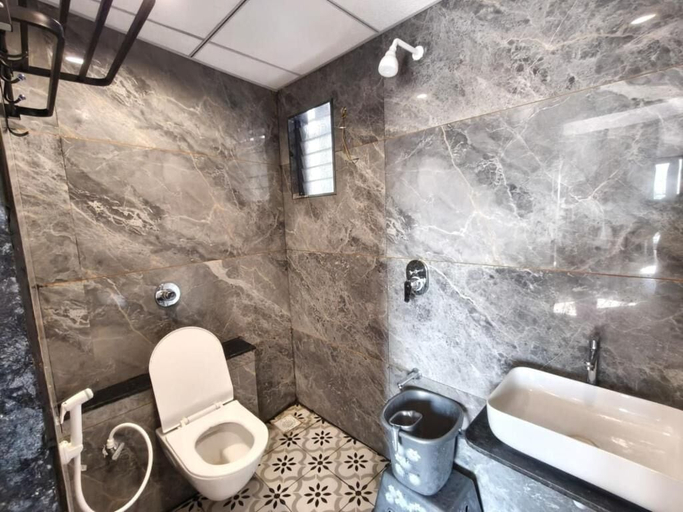 Bathroom 4, Hotel Ishant, Devbhumi Dwarka