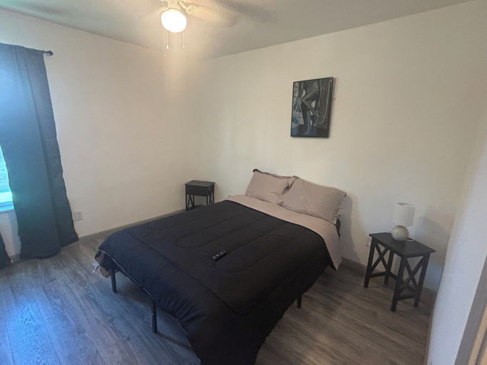Room 5, Herrling Home, Dallas