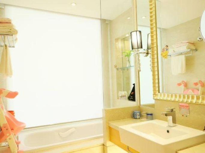 Bathroom 3, XinHua JianGuo Hotel, Jiujiang