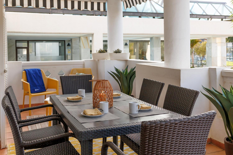 Food & Drinks 4, MARBELLA BANUS SUITES - Banus, Playa Rocio Seaside Complex, 3BDM-3BHT, Direct Access to the Beach, L, Málaga