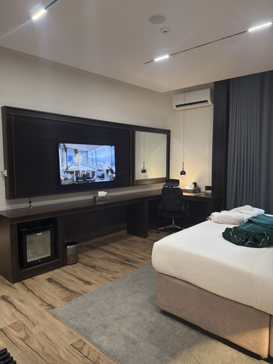 Bedroom 3, THE THRIBEKA INTERNATIONAL HOTEL, Oshimili South