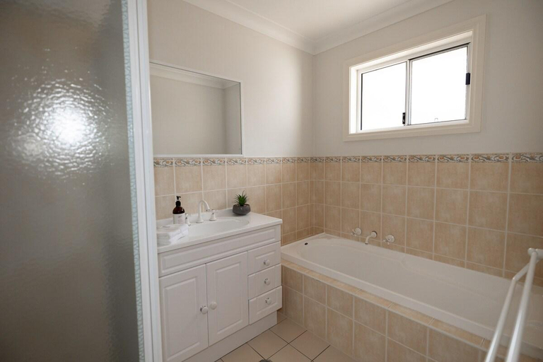 Bathroom 3, Wagga Apartments #8, Wagga Wagga - Pt A