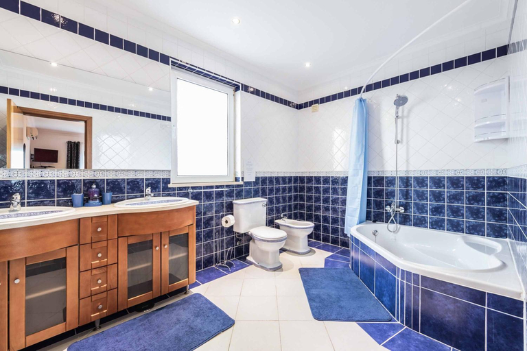 Bathroom 3, Villa Kambu, Olhão
