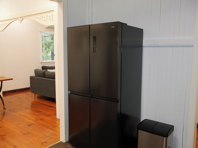 Interior 2, Gympie Cottage, Cooloola - Gympie only