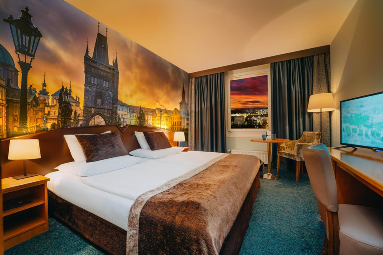Bedroom 2, Plaza Prague Hotel - Czech Leading Hotels, Praha 7