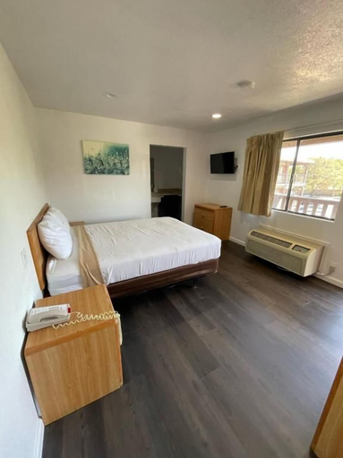 Bedroom 3, Palms Inn & Suites, Los Angeles