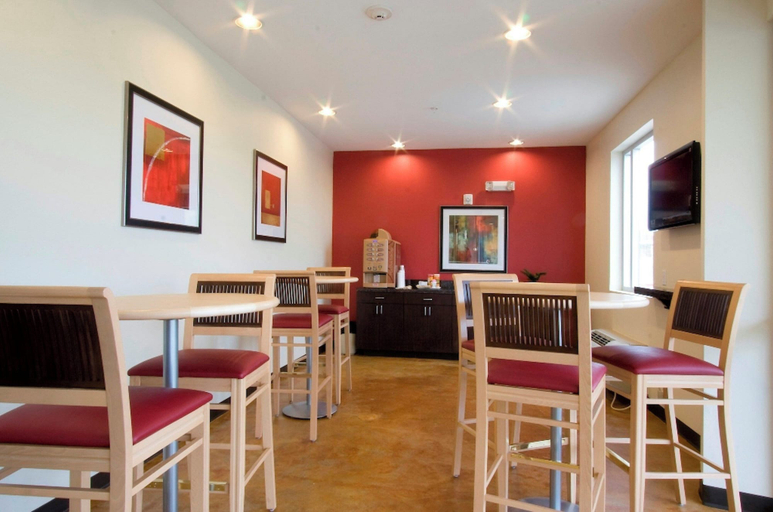 Food & Drinks 5, Red Roof Inn & Suites Beaumont, Jefferson