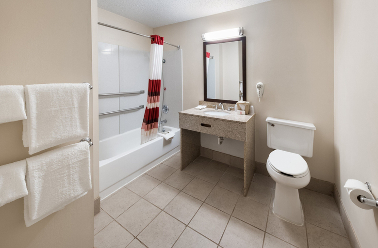 Bathroom 4, Red Roof Inn Fort Wayne, Allen