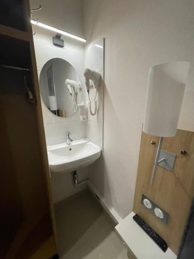 Bathroom 4, Hotel Le Green, Seine-Maritime
