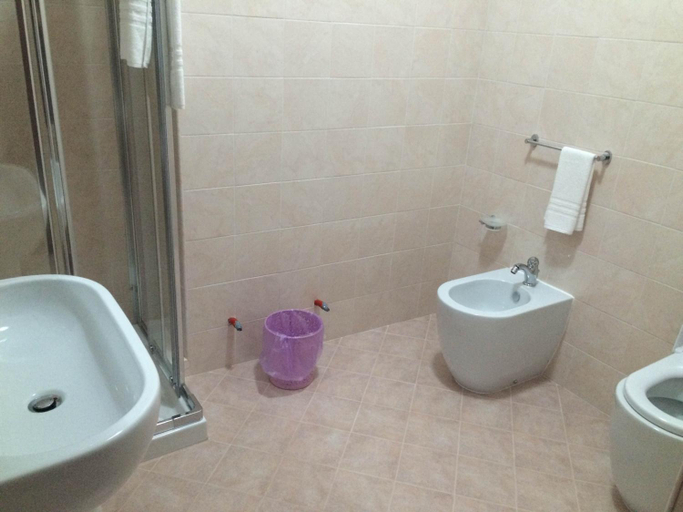 Bathroom 5, L'Antico Borgo, Reggio Di Calabria
