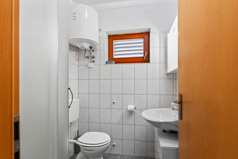 Bathroom 2, Apartments Belvedere by Rent Istria, Buje