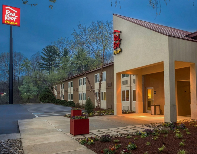Exterior & Views 2, Red Roof PLUS+ South Deerfield – Amherst, Franklin