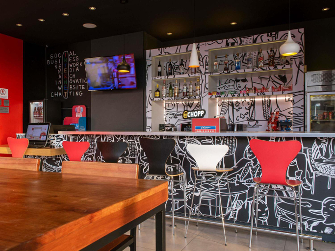 Food & Drinks 5, Ibis Guaratingueta Aparecida - Próximo ao Circuito da Fé e Frei Galvão, Guararapes