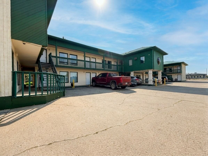 Exterior, Good Knight Inn Motel, Division No. 17