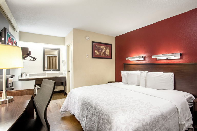 Bedroom 2, Red Roof Inn PLUS+ Washington DC - Manassas, Prince William