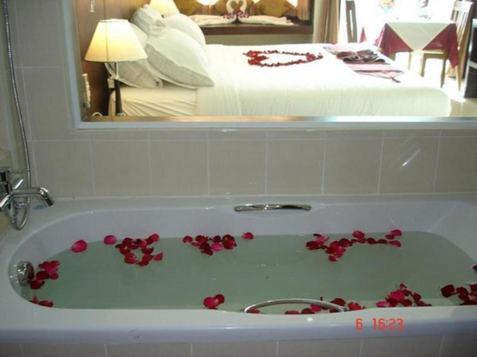 Bathroom 4, SM Resort Phuket, Phuket Island