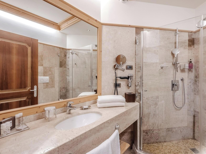 Bathroom 5, HOTIDAY Room Collection - Campiglio Pradalago, Trento