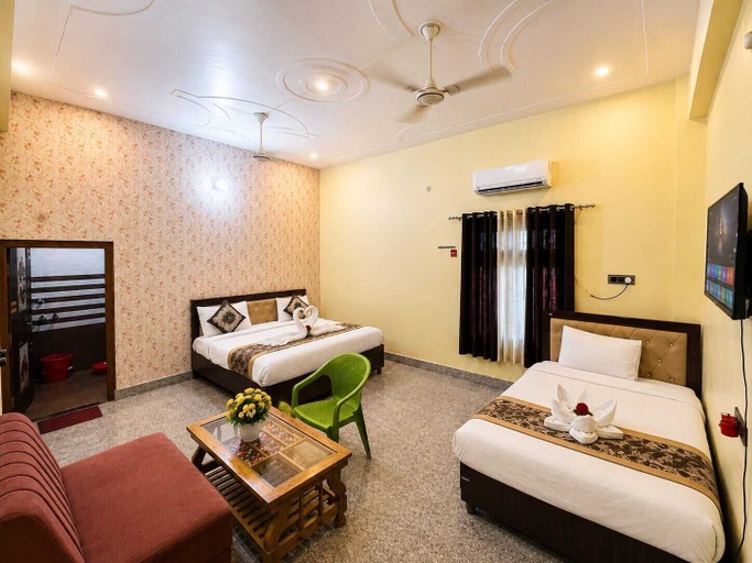 Room 5, The Yash Hotel And Resort, Faizabad