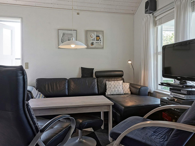 Others 5, 6 Person Holiday Home in Hasle, Bornholm