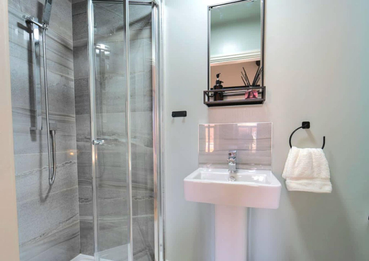 Bathroom 2, Old Town House in Scarborough, North Yorkshire