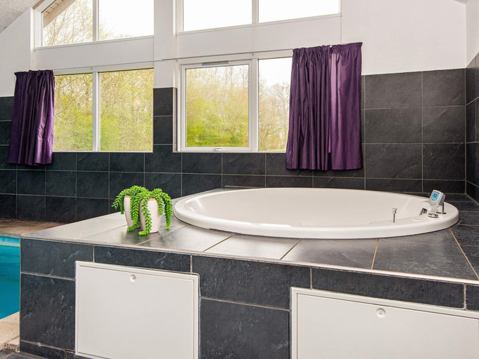 Bathroom 5, 5 Star Holiday Home in Nordborg, Sønderborg